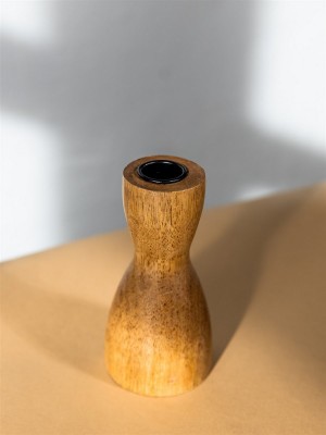  Dřevěný svícen 